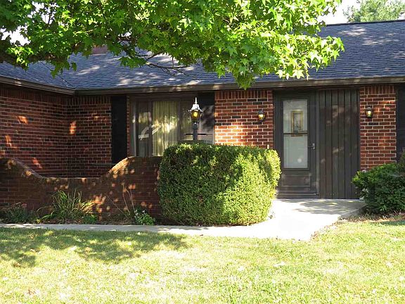 3rd image of 2406 Wilshire Dr