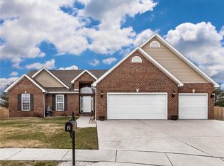 2 Camden Ct, Troy, IL