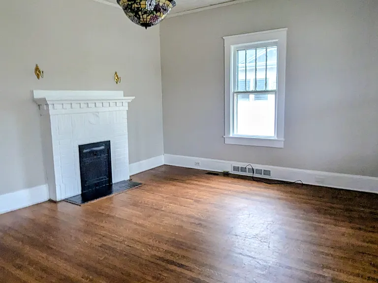 936 W Front St — Photo 2