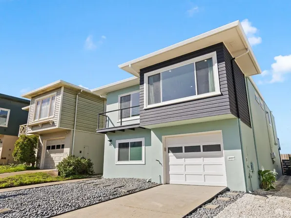 30 Palisades Dr, Daly City, CA 94015