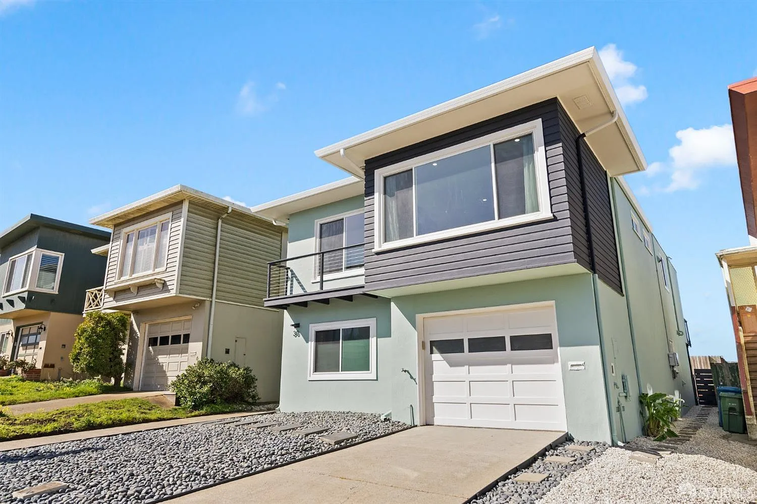 30 Palisades Dr photo 1