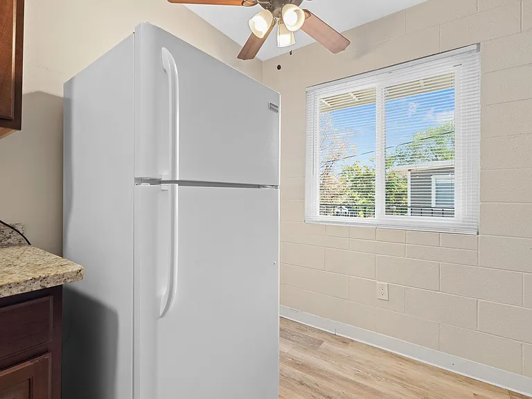 58 Vine Street — Photo 14
