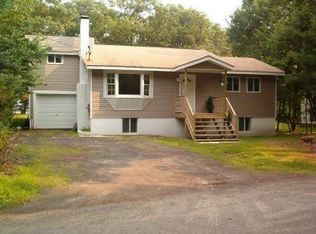 Westfall Dr, Dingmans Ferry, PA 18328