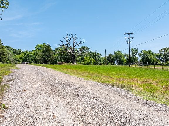 5th image of 155 Anderson County Rd #463