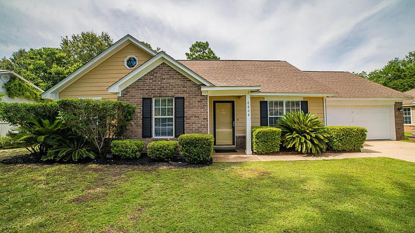 1st image of 6808 Oakhurst Dr