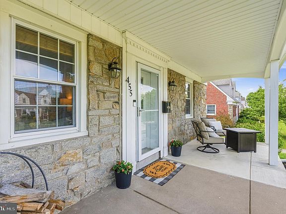 3rd image of 455 Glendale Cir