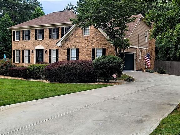 2nd image of 2140 Dunwoody Gln