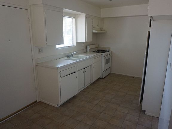 3rd image of 515 Niles St APT A
