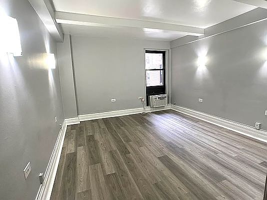 2nd image of 240 W 73rd St APT 1110