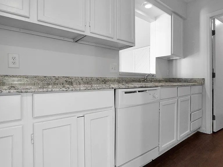 3323 Kristin Ct — Photo 6