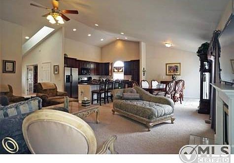 A Feel of Style & Grace.JPG