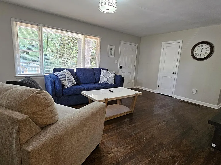 2076 W Flat Shoals Ter — Photo 3