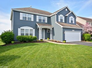 39W327 W Mallory Dr, Geneva, IL 60134