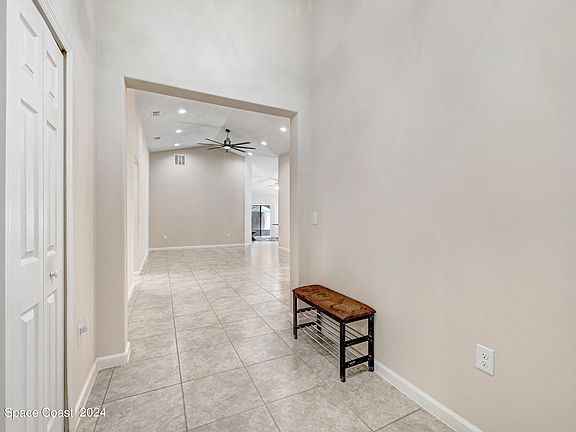 4th image of 4000 Harvest Cir
