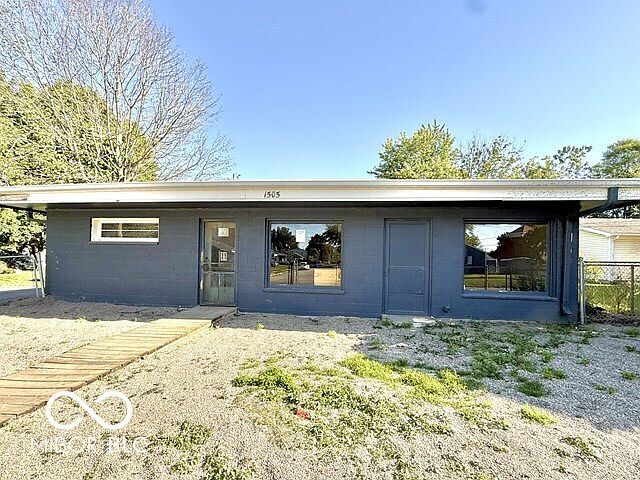 1st image of 1505 E Wabash Ave