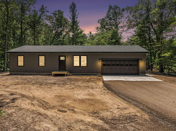 1461 Lakewood Rd, Whitehall, MI 49461