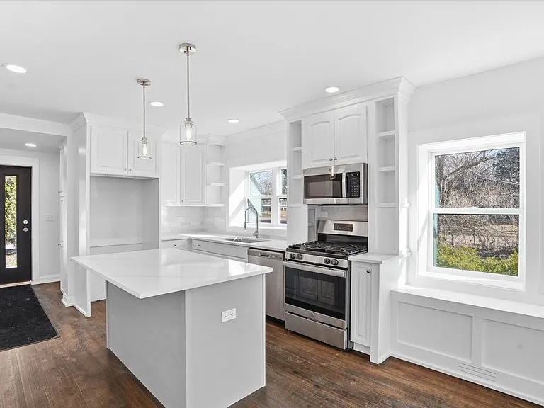 297 E Lakeview Ave #0 — Photo 10
