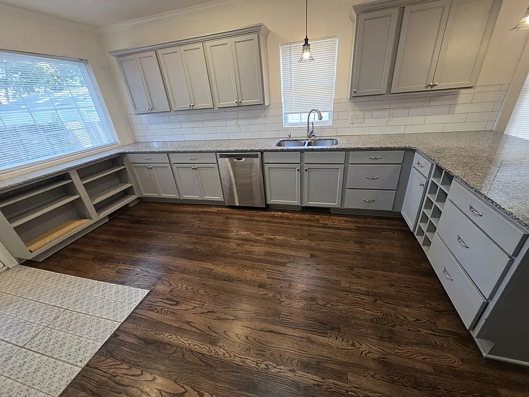 1432 S Gary Ave — Photo 11