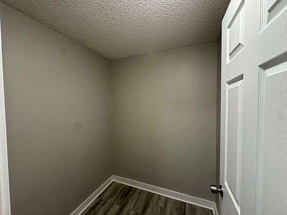 4th image of 1802 W Gardner Ave #5