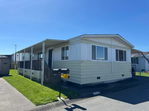 2035 Shetland Ln, Arcata, CA 95521