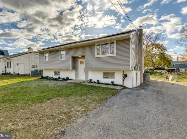 238 W Center St, Clayton, NJ 08312