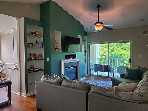 5th image of 20901 Cedarpost Sq Unit 302