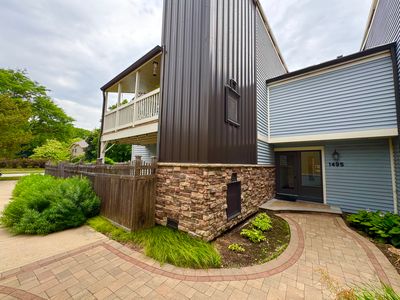 1495 S County Farm Rd #4-2, Wheaton, IL, 60189