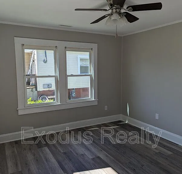 507 Midland Ave — Photo 12