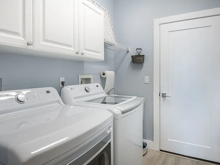 6571 Talon Bay Dr — Photo 50