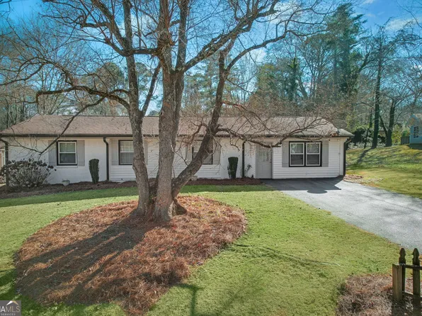 221 Pebblestump Point, Peachtree City, GA 30269