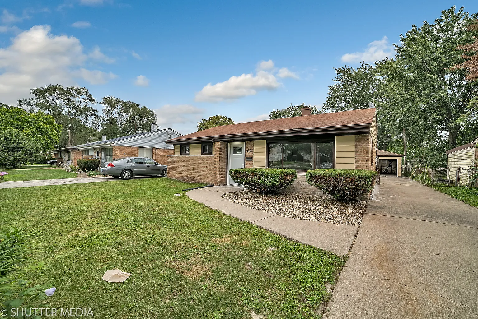 17327 Chicago Ave photo 1