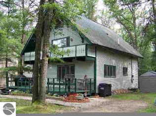 6237 Bobcat Trl, Alger, MI 48610