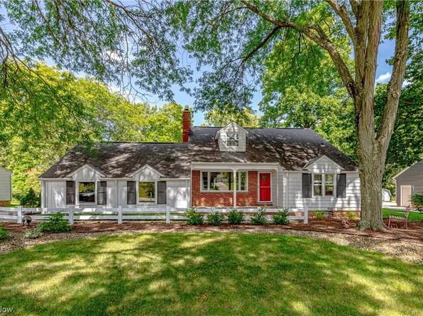 6823 Oakes Rd, Brecksville, OH 44141