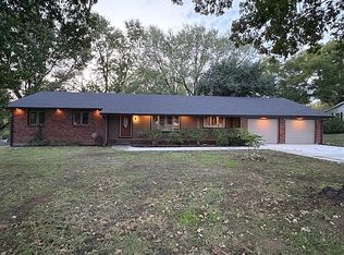 5931 NW North Hills Dr, Topeka, KS 66617