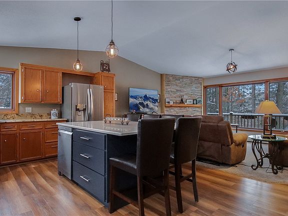 4th image of 906 3rd Street