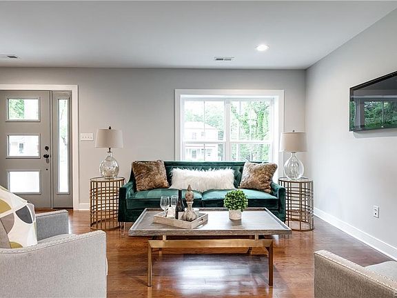 5th image of 308 W 27th St