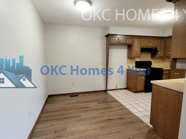 7020 Woodlake Dr — Photo 6