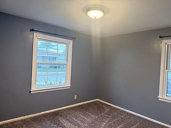 5th image of 13104 Astor Ave