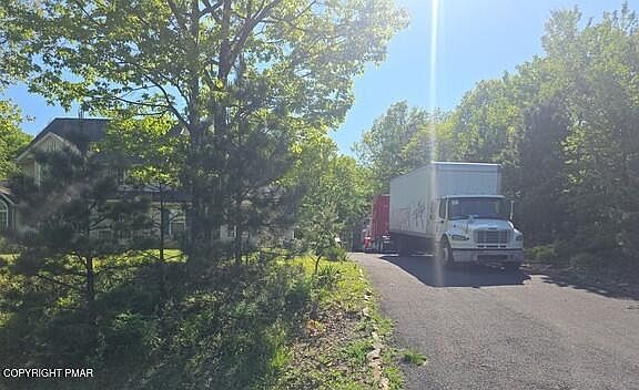 5th image of 3176 Mountain Terrace Dr