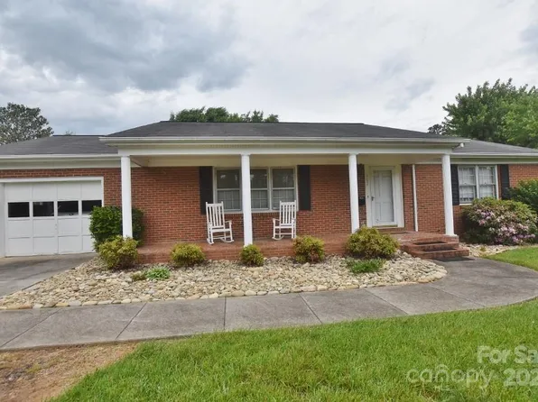 902 Church St NW, Valdese, NC 28690