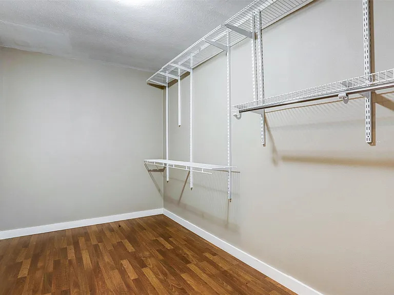 1207 N Meyer St — Photo 14