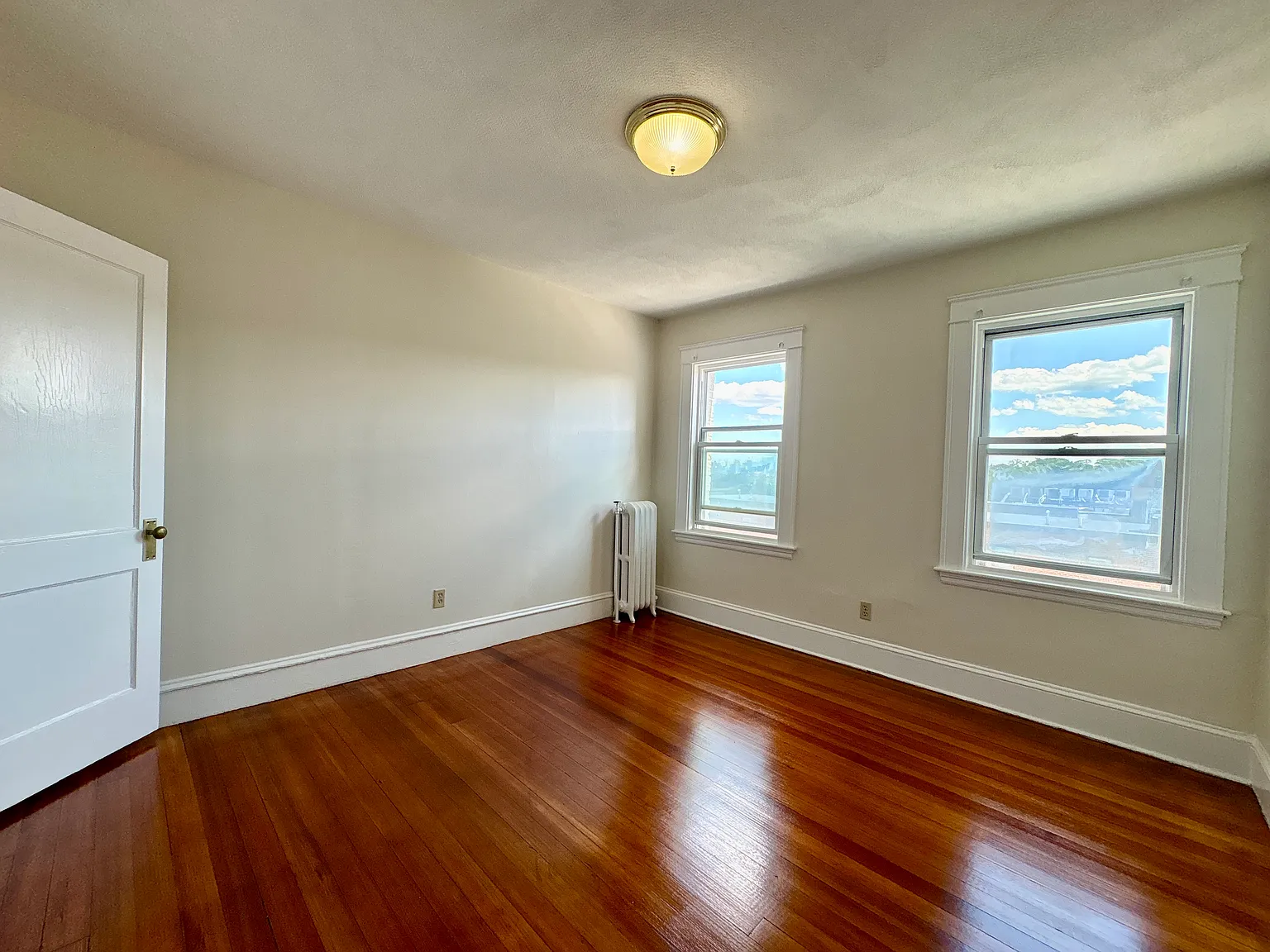 3 bed, 1300 sqft, $3,600 — Photo 3