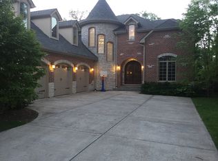 1652 Pear Tree Rd, Deerfield, IL 60015