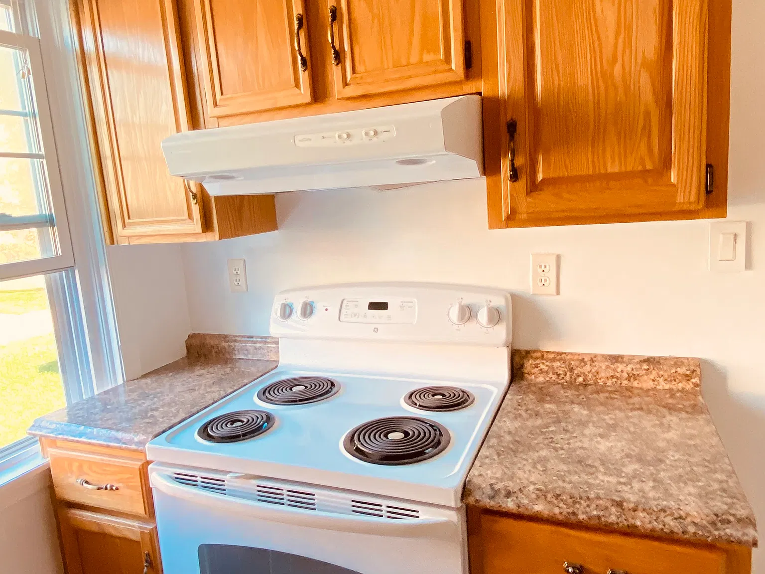 2 bed, 640 sqft, $1,800 — Photo 2