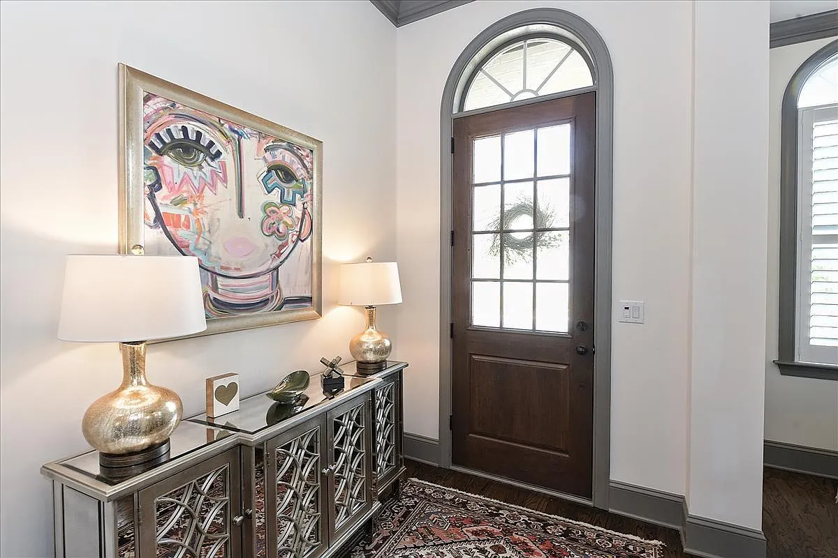 4 bed, 4.5 bath, 3425 sqft, $5,700 — Photo 3