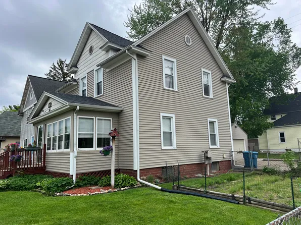 1004 Lane Blvd, Kalamazoo, MI 49001