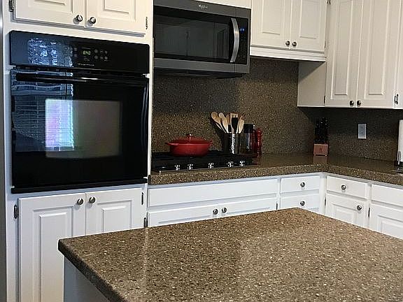 3rd image of 100 Montaign Dr