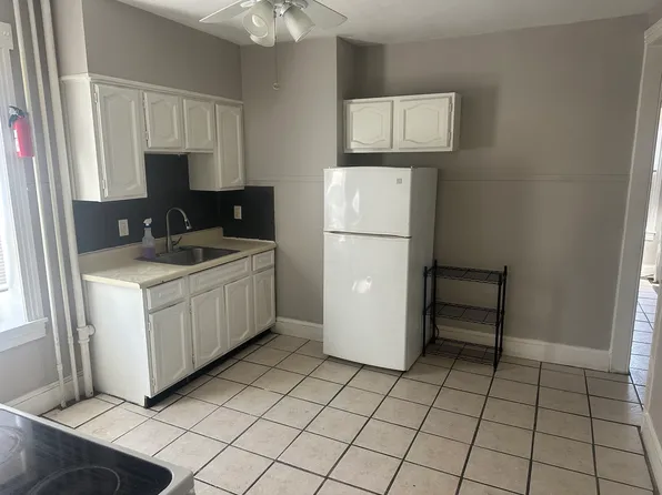 1233 Spring St Floor 2, Reading, PA 19604