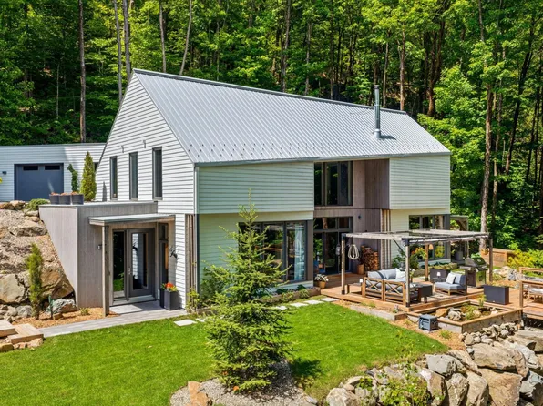 64 Rue Desaulniers, Shefford, QC J2M 1M4