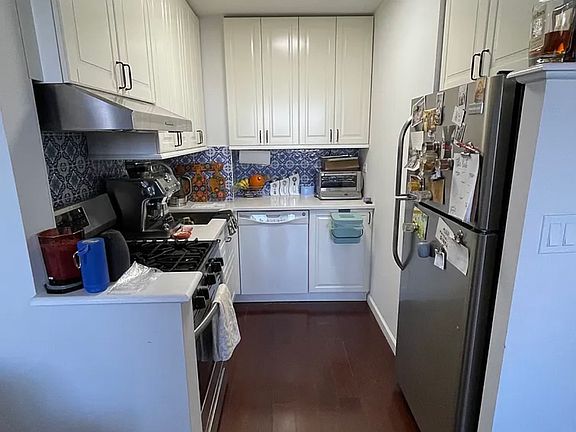 5th image of 301 W 110th St APT 18E